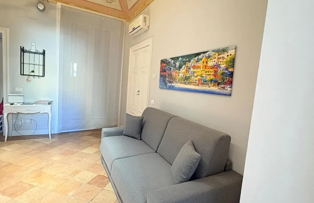 Donna Sofi Naples-1